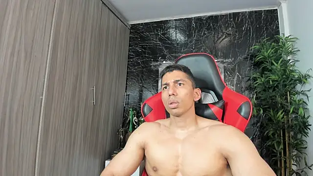 Chat +18 de Erik_castle ao vivo
