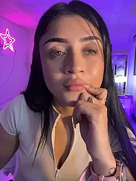 lucianaroy's Live XXX Chat