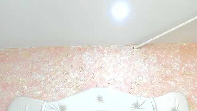 SarahDoll__ élő XXX-chatje