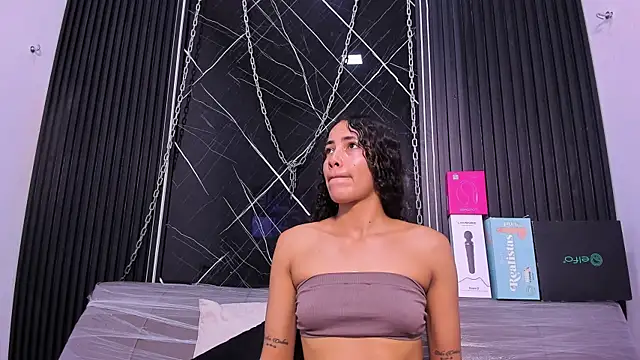 Chatroom XXX en direct de Megan_Duskk