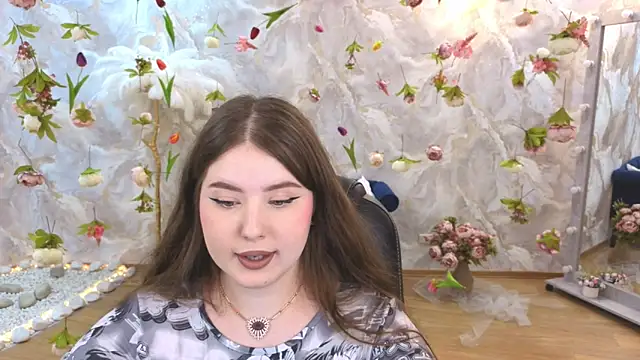 PixelGoddess Adlı Modelin Canlı XXX Sohbeti