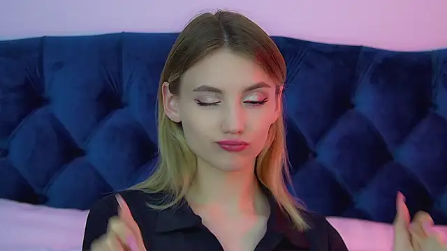 StacyEvances' Live XXX Chat