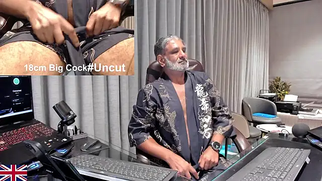 OnlineBossUK's Live XXX Chat