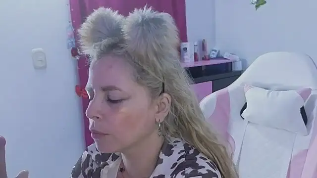 Chat +18 de HannaBrave ao vivo