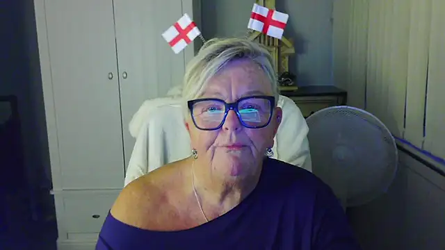 BridgetBlueEyes Live XXX-Chat