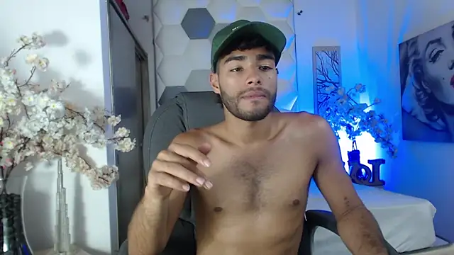 AlejandroGreco élő XXX-chatje