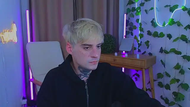 drillfi11's Live XXX Chat