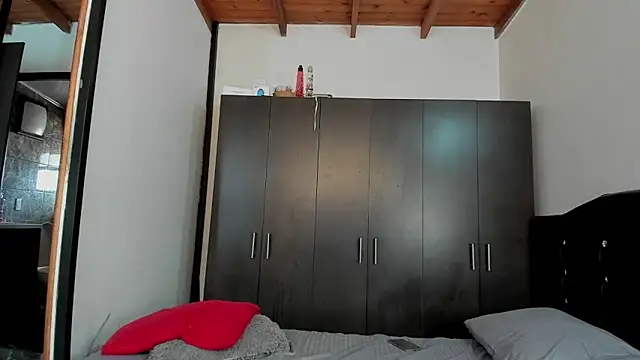 LatinaQueen23 Live XXX Chat