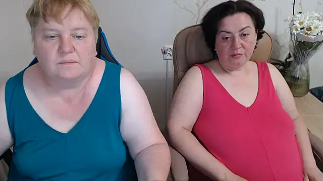 Lindy-Jeanie Live XXX Chat