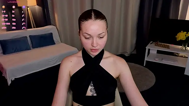 ArishaSky Adlı Modelin Canlı XXX Sohbeti
