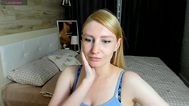 ReginaAmour's Live XXX Chat