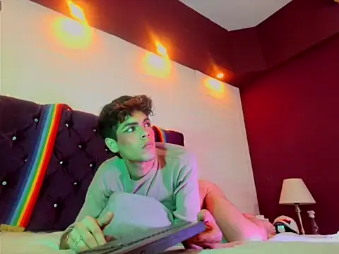Nicolass_23 Live XXX Chat