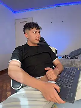 OLIVER_K XXX чат на живо