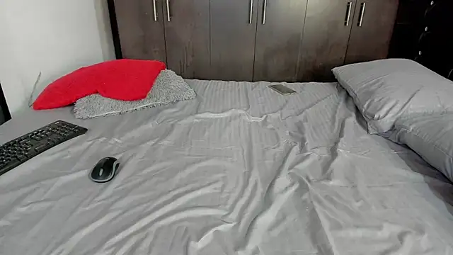 LatinaQueen23 Live XXX Chat