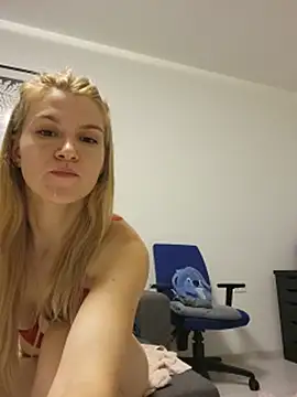 HotBlondie69 Adlı Modelin Canlı XXX Sohbeti