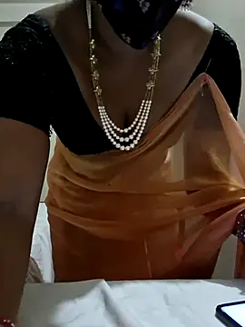 SubhadraTelugu Adlı Modelin Canlı XXX Sohbeti