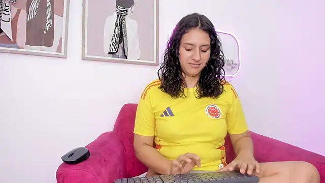 Chat +18 de niia7 ao vivo