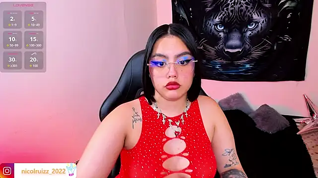 Nicolle_Ruizz élő XXX-chatje