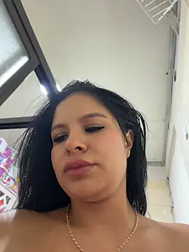 Elara_Luxe's Live XXX Chat