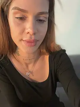 EmiliaCatalina Chat XXX live