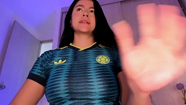 CoralineKam1 Live XXX Chat