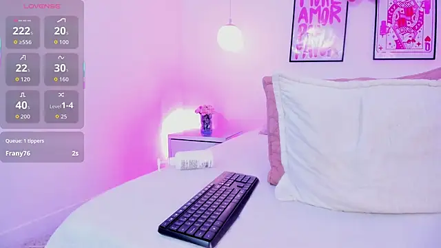 แชท XXX สดของ caaty7