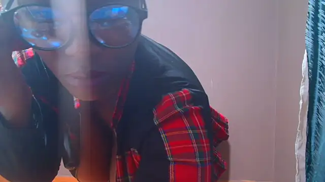 BERNINIBLUSHX89 Live XXX Chat