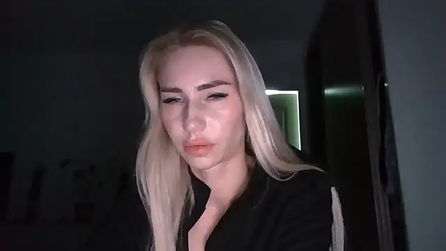 Solariaki Live XXX Chat