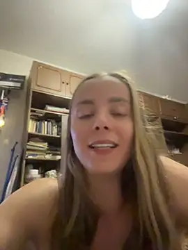 AlisaKissss Chat XXX in diretta