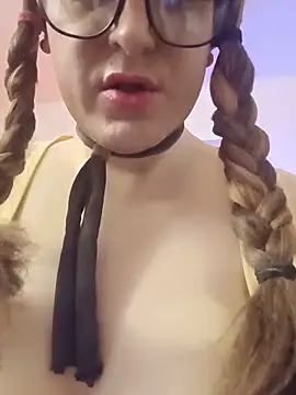 sissytrapdolly24's Live XXX Chat