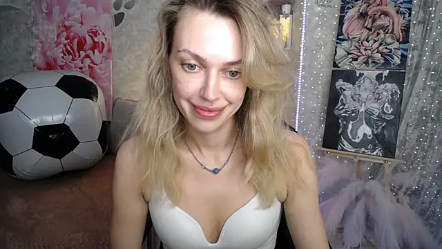 Živý XXX chat NickyAdamidi