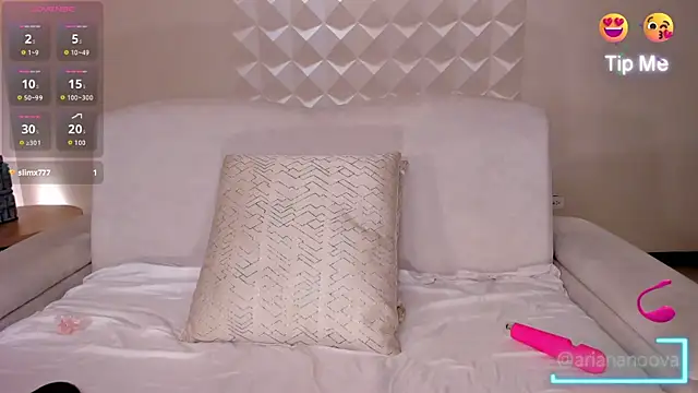 ArianaNova Live XXX Chat