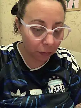 צ'אט XXX בשידור חי של LupitaHaze