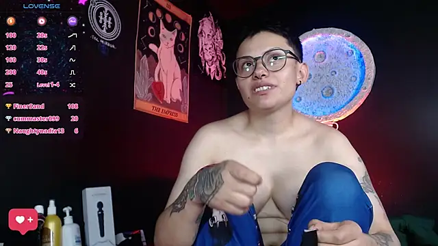 צ'אט XXX בשידור חי של girl_intense444