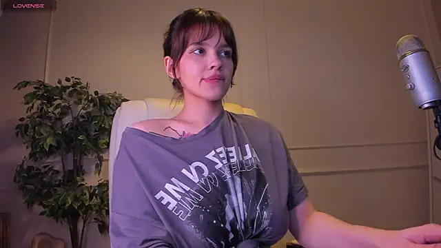 AdalynGlows Live XXX-Chat