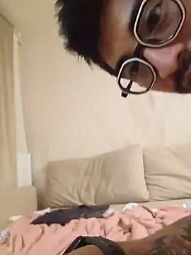 Chat XXX en directo de Lokomo32