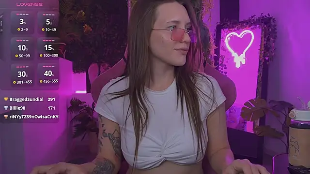 Chat XXX en directo de JennyDens