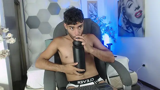 AlejandroGreco élő XXX-chatje