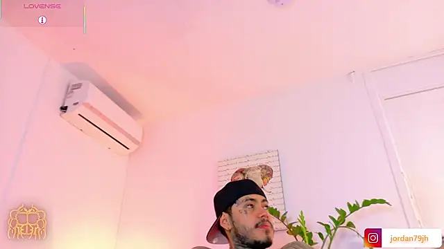 צ'אט XXX בשידור חי של JordanSmiith_