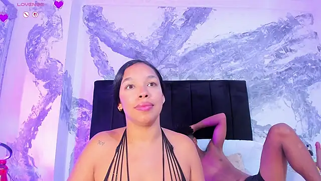 TaylorAndThalia Chat XXX live
