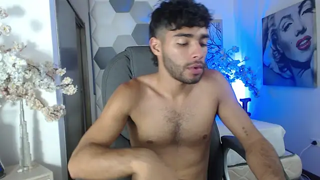 AlejandroGreco's Live XXX Chat