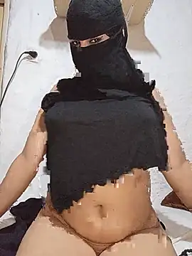 -Batta- Adlı Modelin Canlı XXX Sohbeti