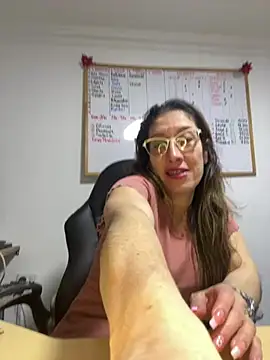kaylaMinov_ Adlı Modelin Canlı XXX Sohbeti