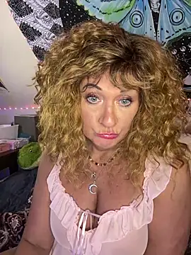 SuzyCatzz's Live XXX Chat