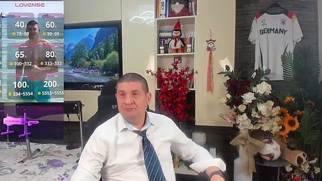 SpartacusDaddy48 Adlı Modelin Canlı XXX Sohbeti