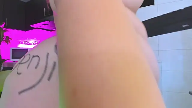 Emma-evans' Live XXX Chat