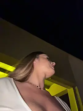 IsabellaEtthan 即時 XXX 聊天
