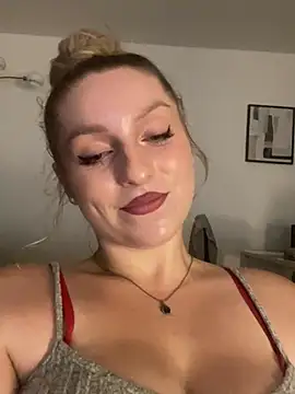 KiraBloom66 Live XXX Chat