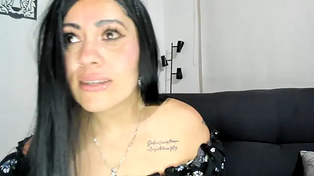 Tania_mature Chat XXX in diretta