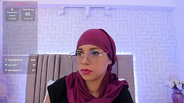 Czat XXX na żywo – naishaa_